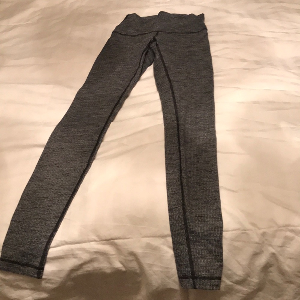 Lululemon Black/White Wunder Under Tight